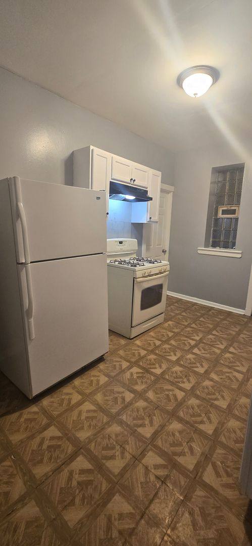 Apartment for rent at 6153 S May St, Chicago, IL 60621