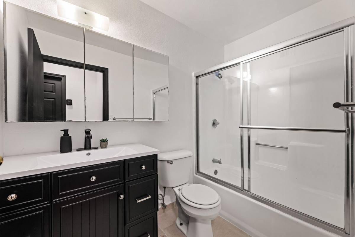Apartment for rent at 1823 Pelham, Los Angeles, CA 90025