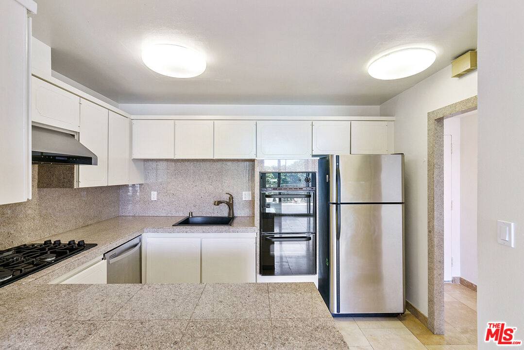 Apartment for rent at 17350 Sunset Blvd #103, Pacific Palisades, CA 90272