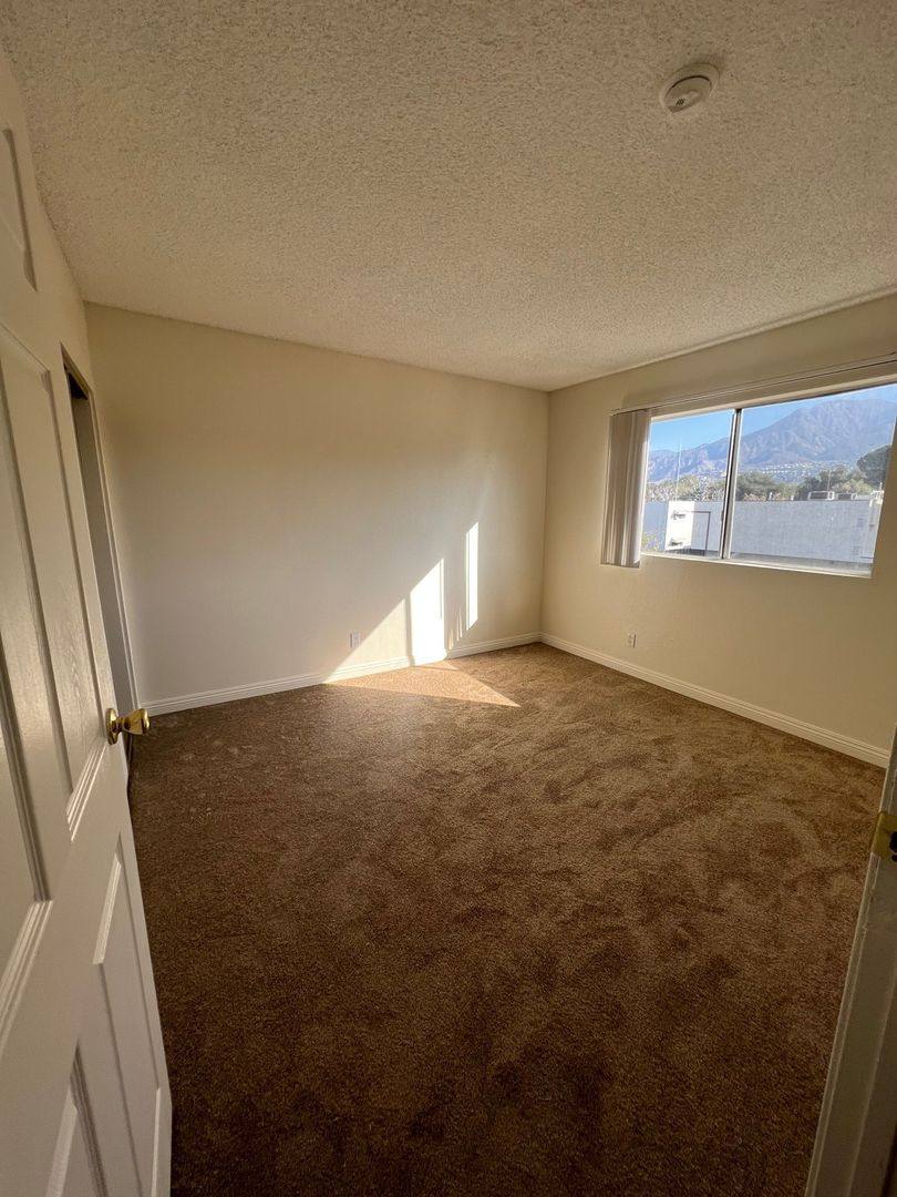 Apartment for rent at 8541 Foothill Blvd, Sunland, CA 91040