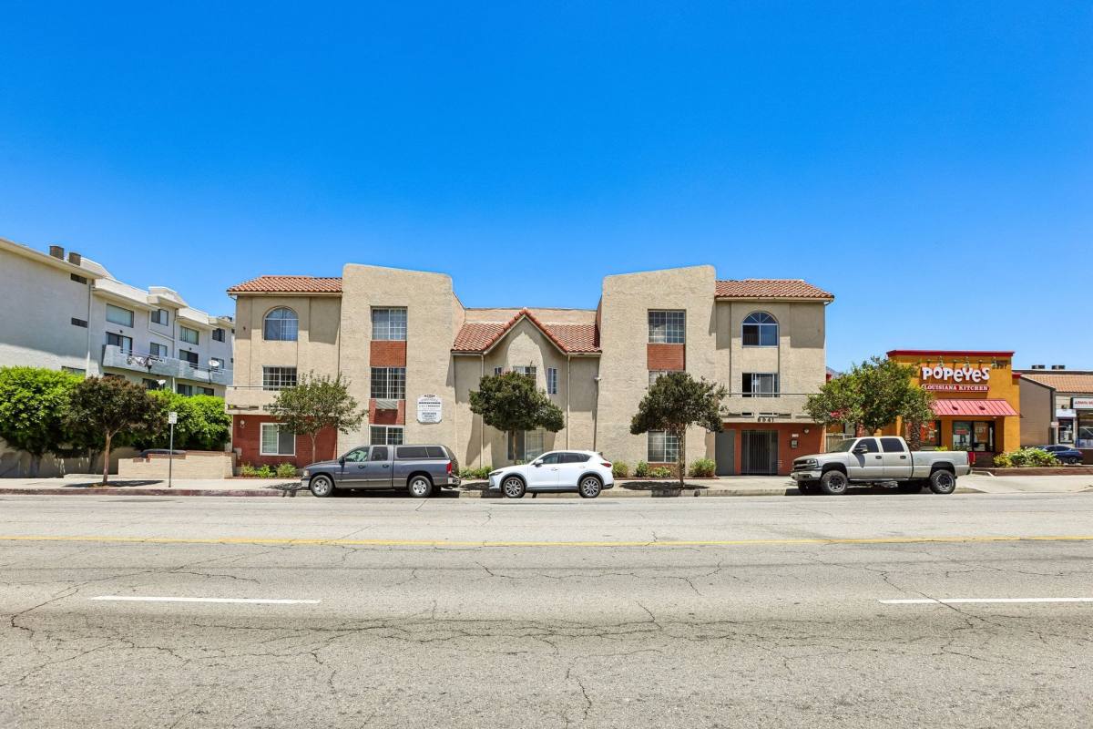 Apartment for rent at 8541 Foothill Blvd, Sunland, CA 91040