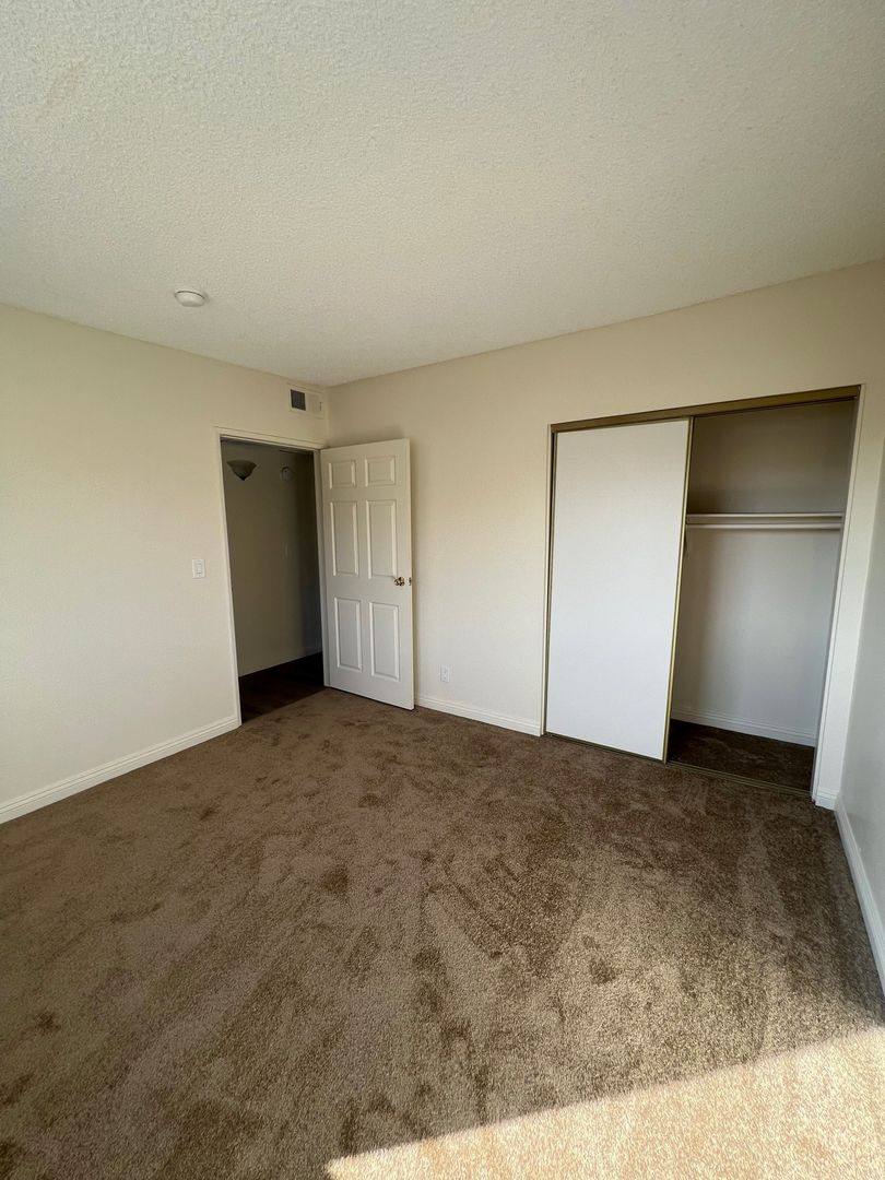 Apartment for rent at 8541 Foothill Blvd, Sunland, CA 91040