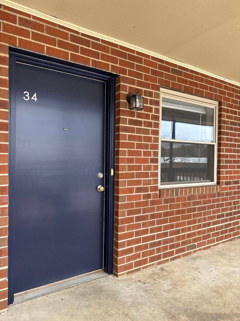 Apartment for rent at 717 Sterling Rd SW, Roanoke, VA 24014