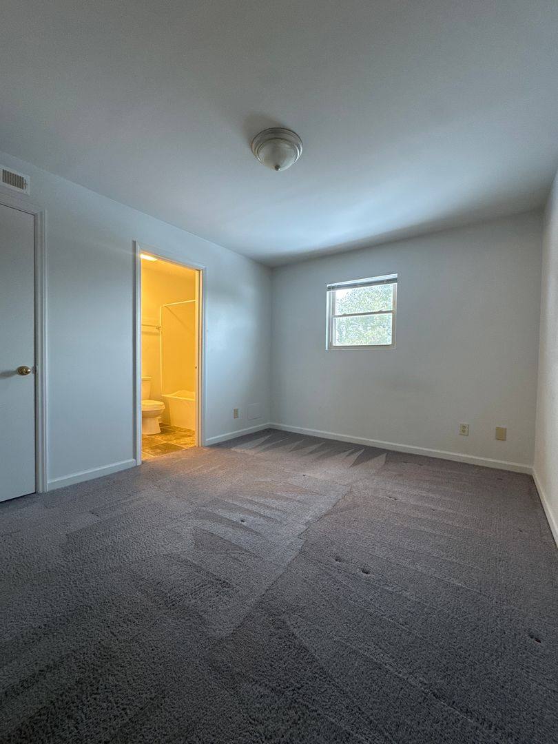 Apartment for rent at 717 Sterling Rd SW, Roanoke, VA 24014