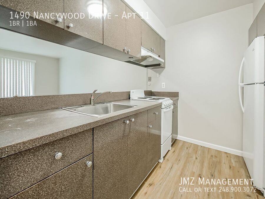 Apartment for rent at 1490 Nancywood Dr #11, Waterford, MI 48327