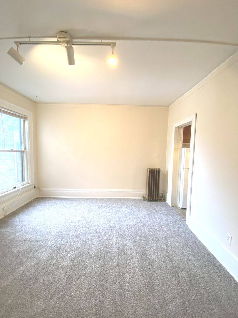 Apartment for rent at 918 E Knapp St, Milwaukee, WI 53202