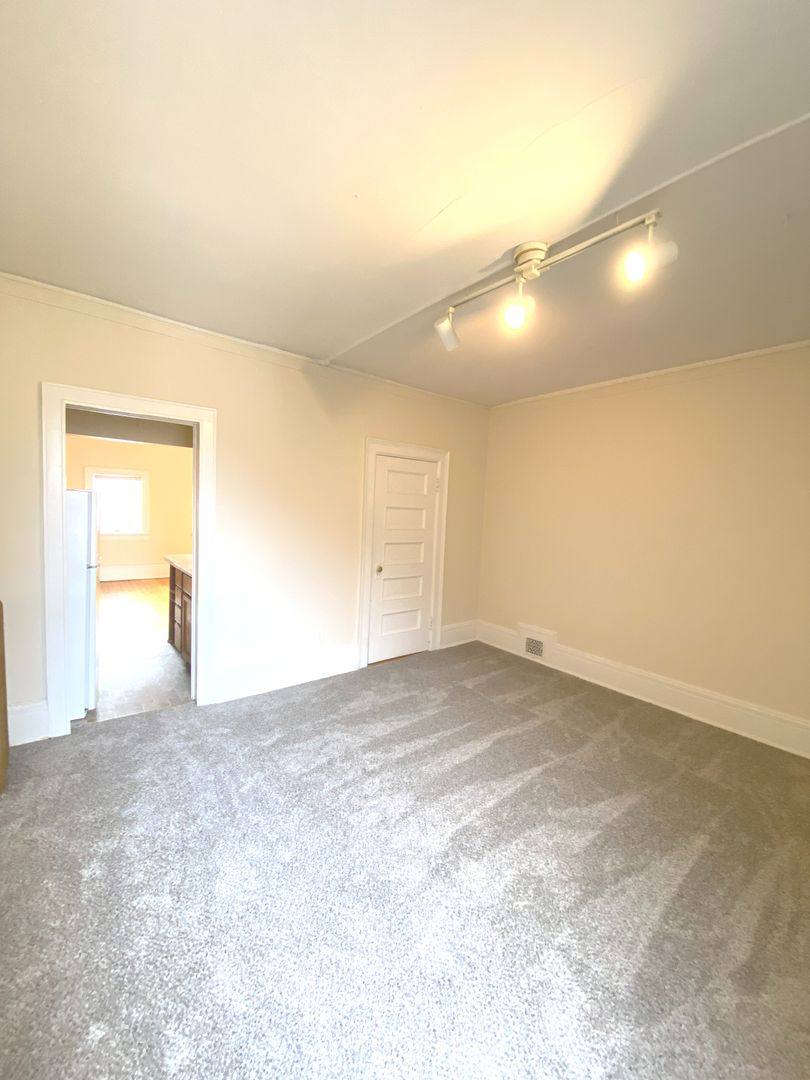 Apartment for rent at 918 E Knapp St, Milwaukee, WI 53202