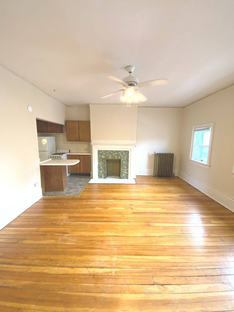Apartment for rent at 918 E Knapp St, Milwaukee, WI 53202