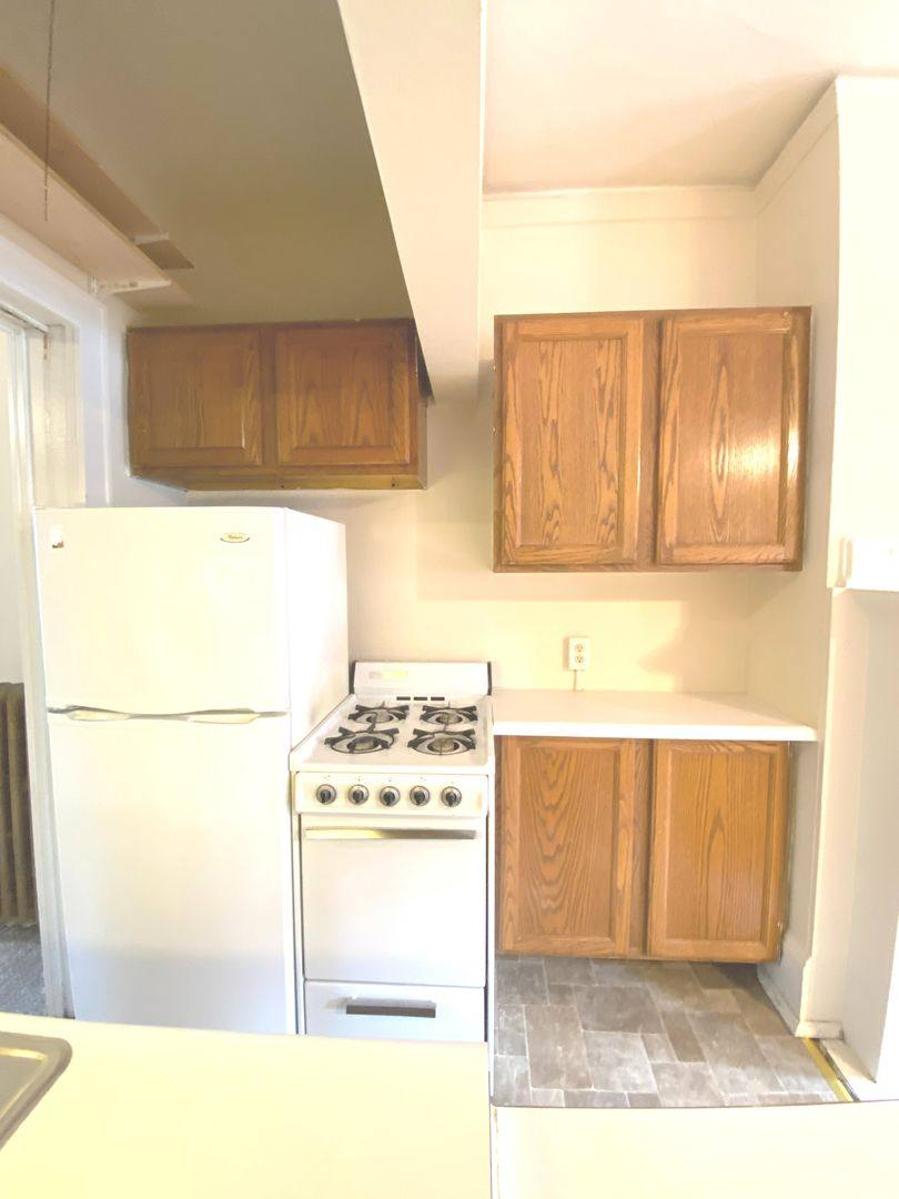 Apartment for rent at 918 E Knapp St, Milwaukee, WI 53202