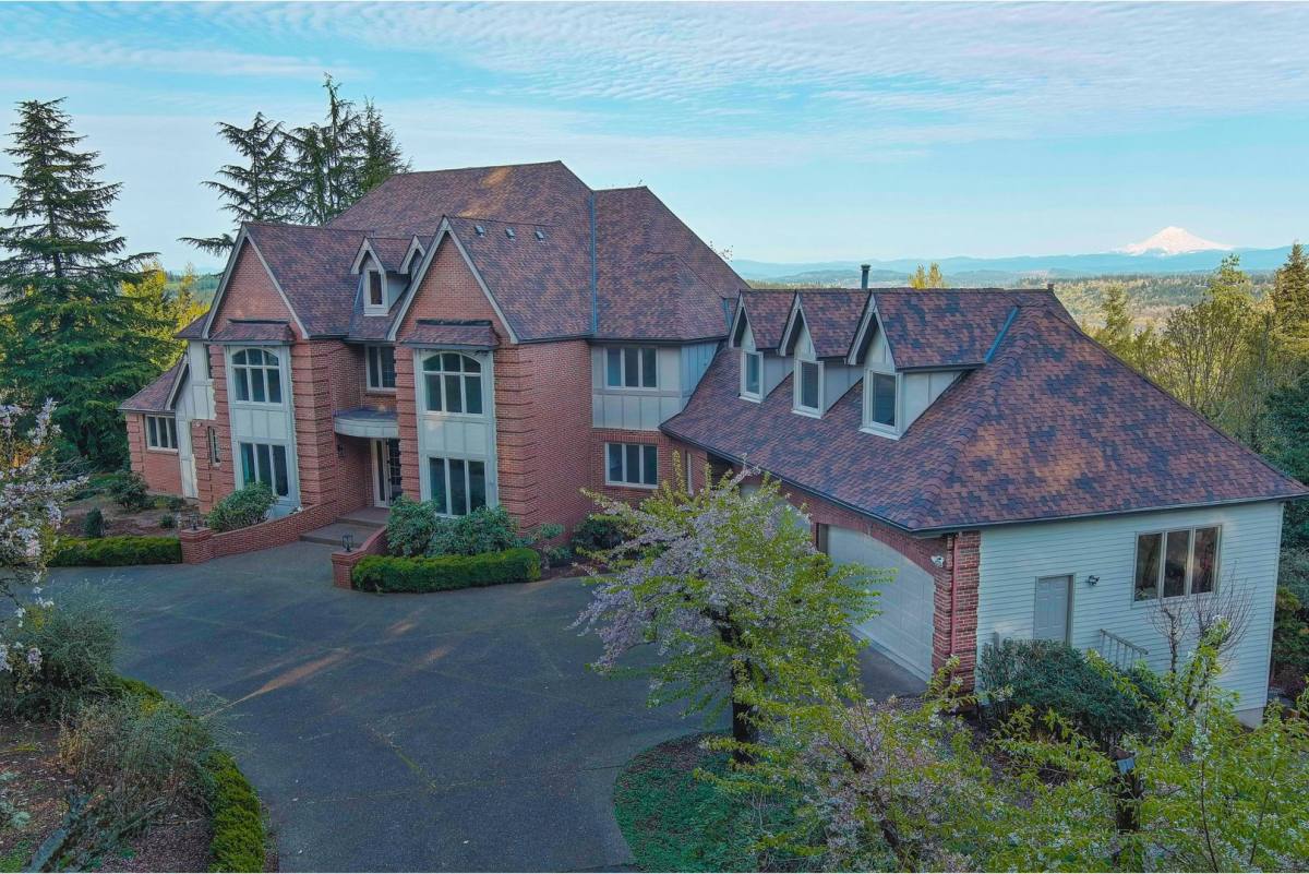 House for rent at 24790 SW Big Fir Rd, West Linn, OR 97068