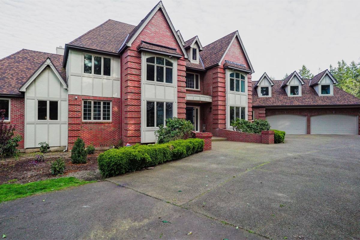 House for rent at 24790 SW Big Fir Rd, West Linn, OR 97068