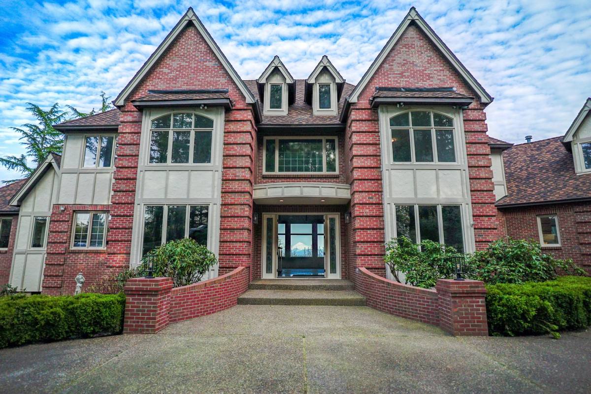 House for rent at 24790 SW Big Fir Rd, West Linn, OR 97068