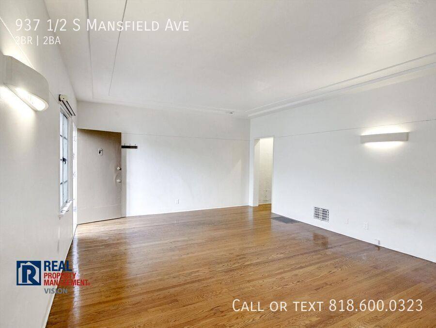 Townhouse for rent at 937 1 2 S Mansfield Ave, Los Angeles, CA 90036