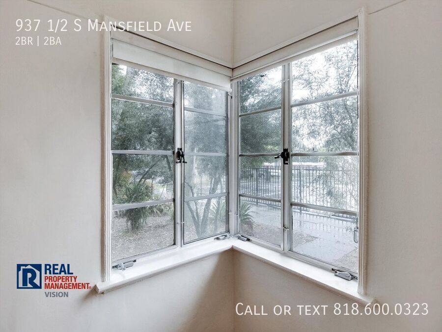 Townhouse for rent at 937 1 2 S Mansfield Ave, Los Angeles, CA 90036