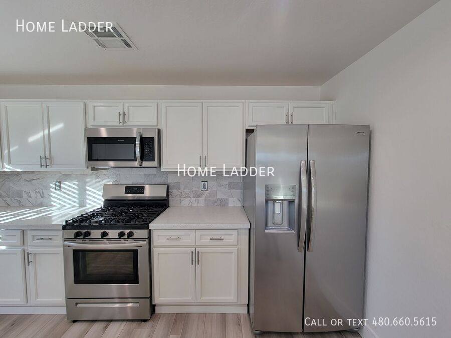 Apartment for rent at 2301 N 27th St #4, Phoenix, AZ 85008