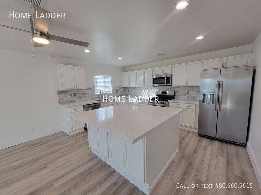 Apartment for rent at 2301 N 27th St #4, Phoenix, AZ 85008