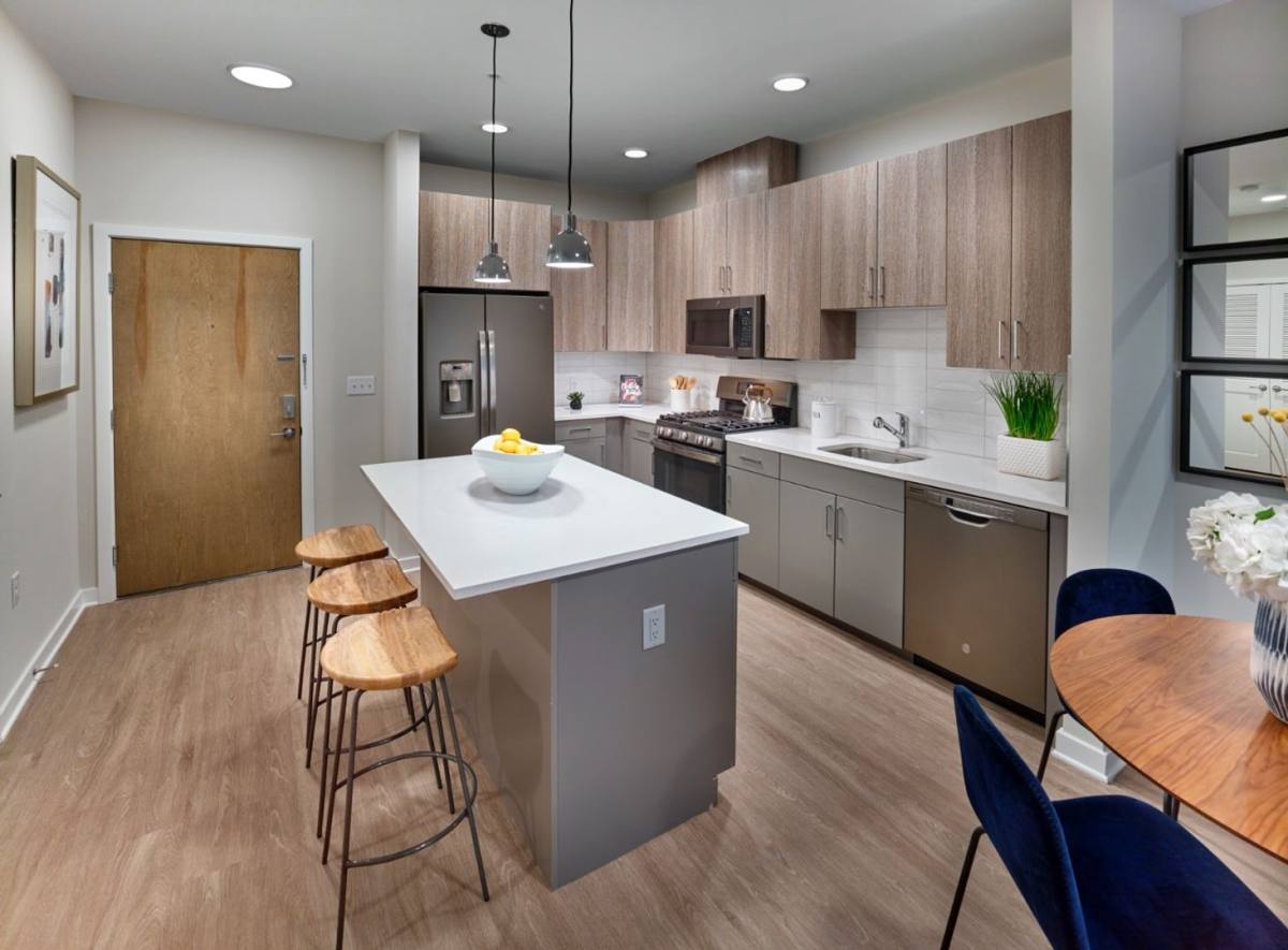 Apartment for rent at 945 Stuyvesant Ave, Union, NJ 07083