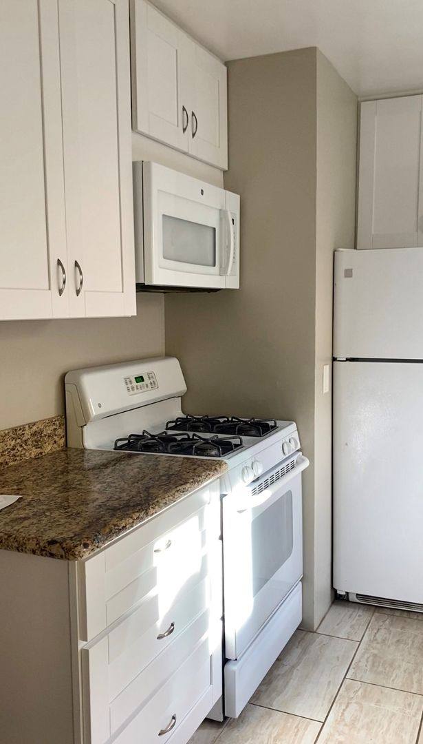 Apartment for rent at 1786 N Coast Highway 101, Encinitas, CA 92024