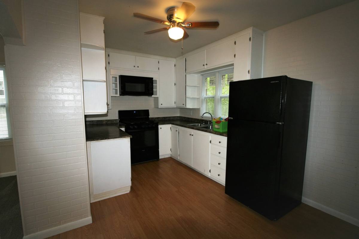 House for rent at 445 Waverly Rd, Davenport, IA 52802