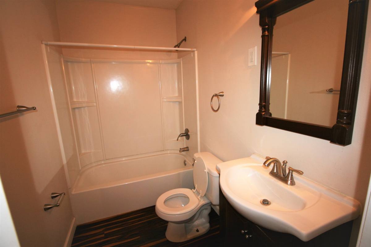 House for rent at 445 Waverly Rd, Davenport, IA 52802