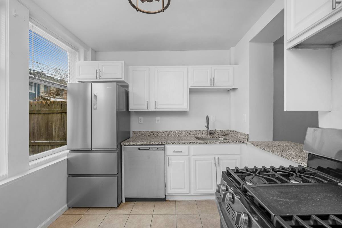House for rent at 627 N Lakewood Ave, Baltimore, MD 21205