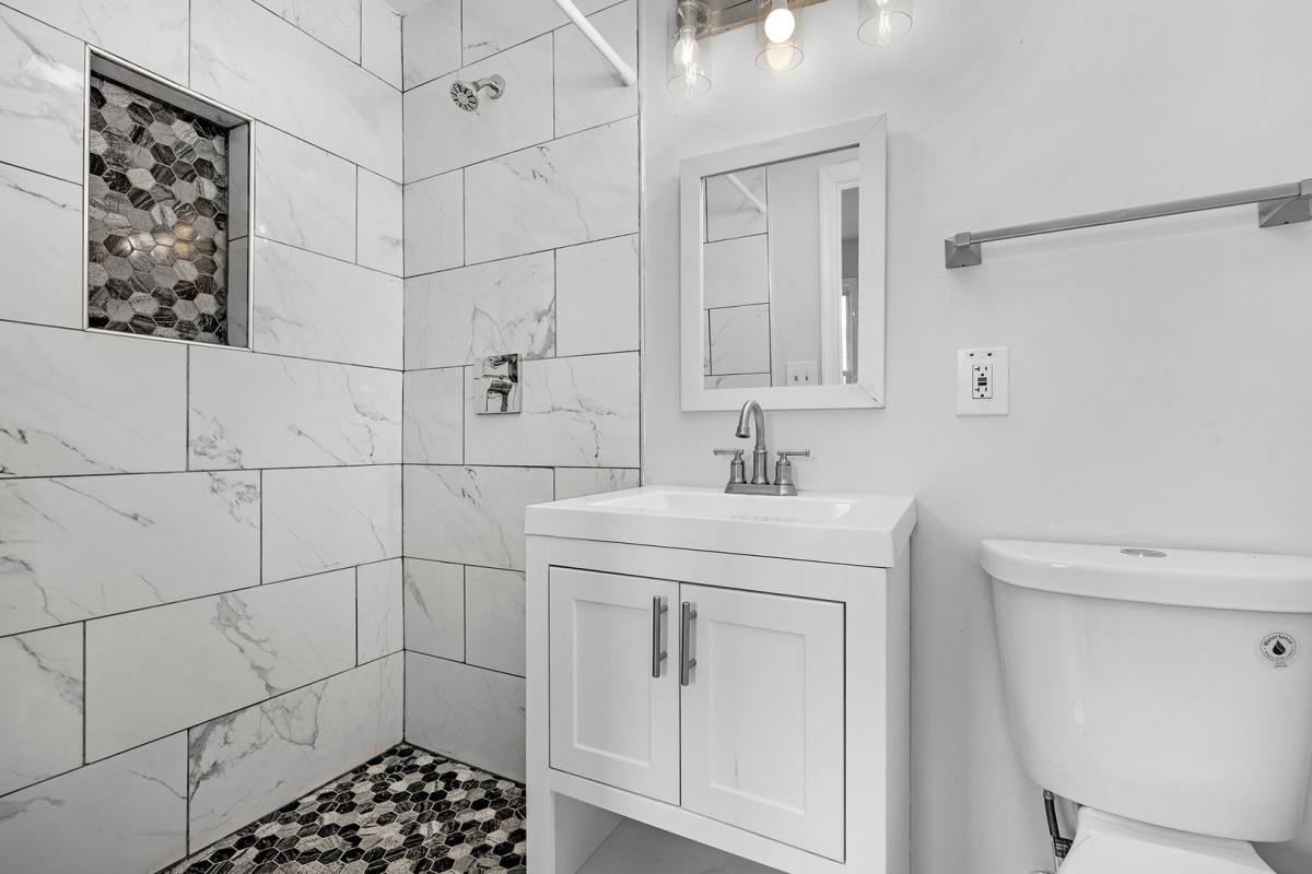 House for rent at 627 N Lakewood Ave, Baltimore, MD 21205
