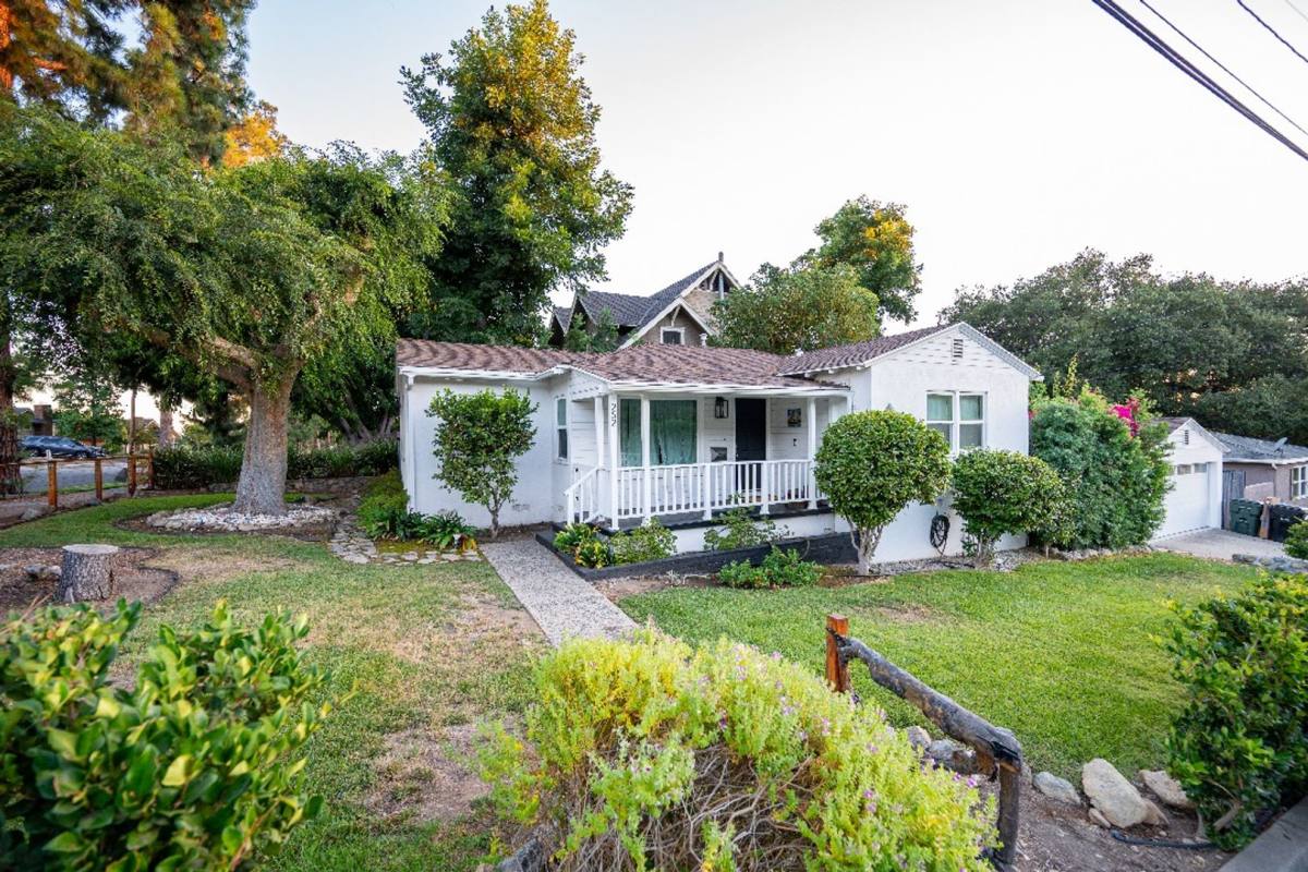 House for rent at 274 N Dominguez Place, Azusa, CA 91702