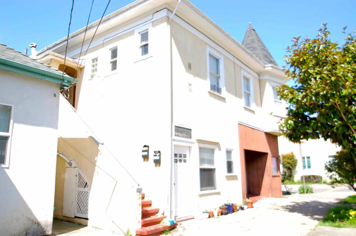 Apartment for rent at 2100 California St, Berkeley, CA 94703