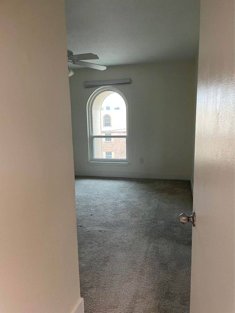 Apartment for rent at 2500 Houma Blvd, Metairie, LA 70005