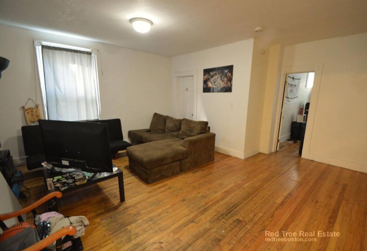 Apartment for rent at 19 Pratt St #2B, Allston, MA 02134