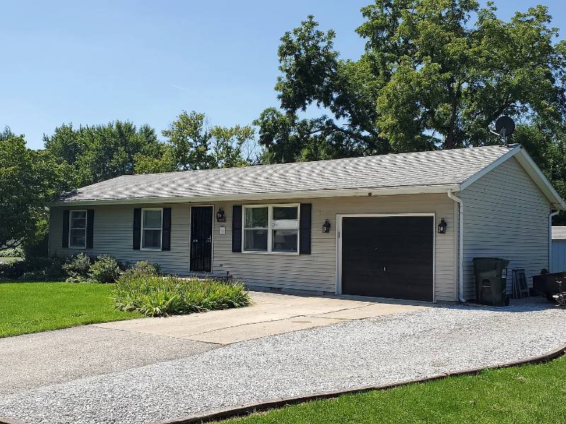House for rent at 807 Walnut St, Mahomet, IL 61853