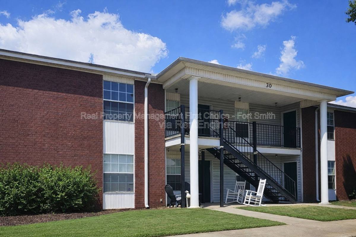 Apartment for rent at 30 Cedar Creek Court #8, Van Buren, AR 72956