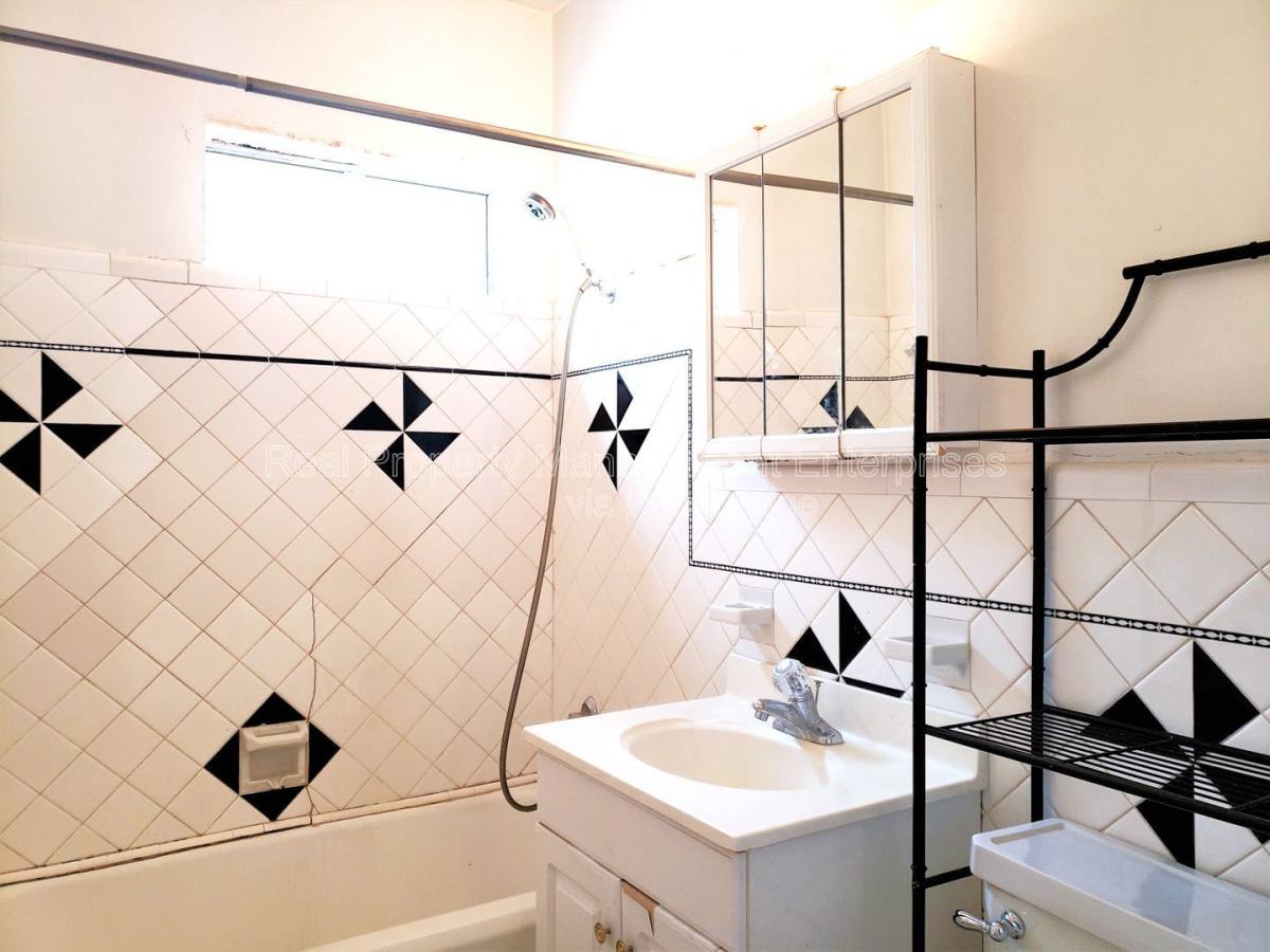 House for rent at 1112 NW 44th St, Oklahoma City, OK 73118