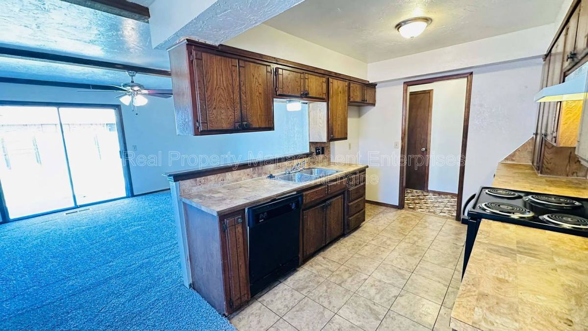 House for rent at 4816 S Fairmont Ave, Oklahoma City, OK 73129