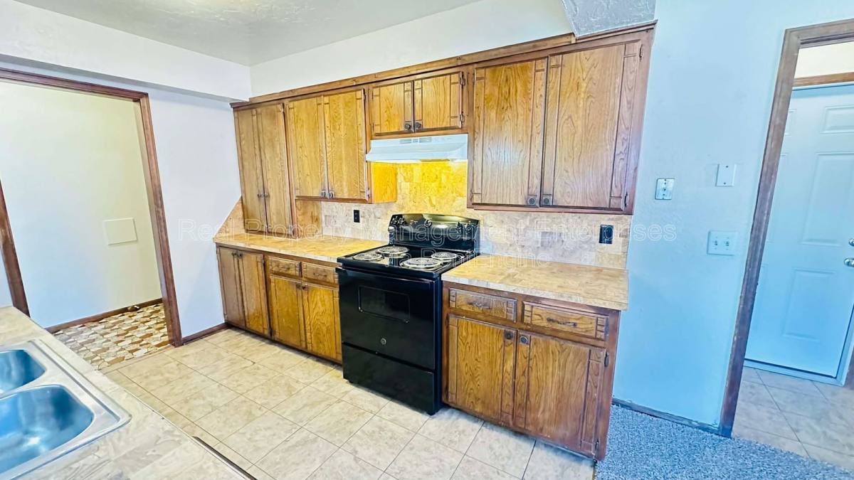 House for rent at 4816 S Fairmont Ave, Oklahoma City, OK 73129