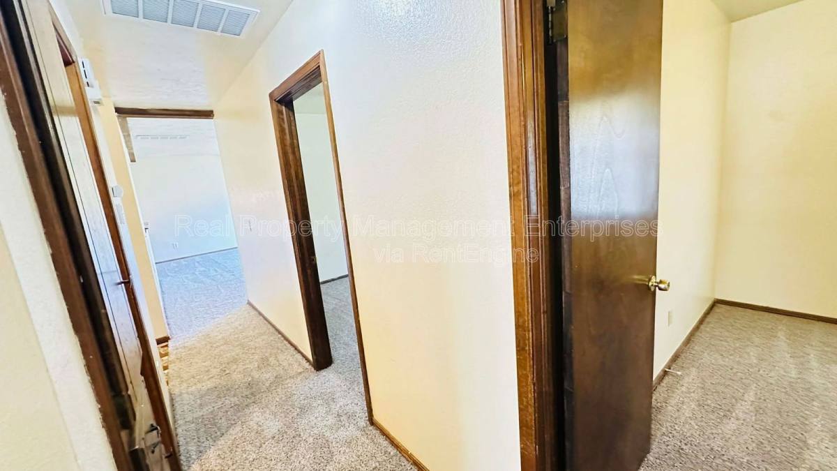 House for rent at 4816 S Fairmont Ave, Oklahoma City, OK 73129