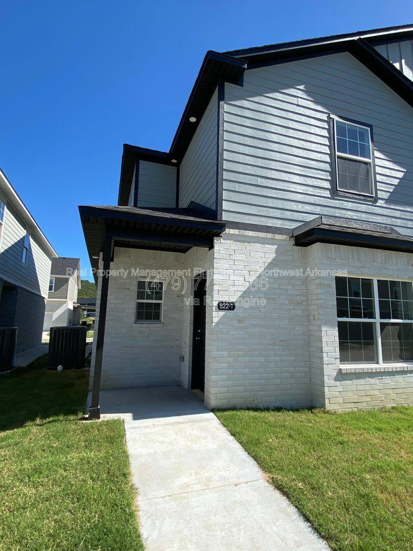 Apartment for rent at 822 S Amarillo Ave #2, Fayetteville, AR 72704