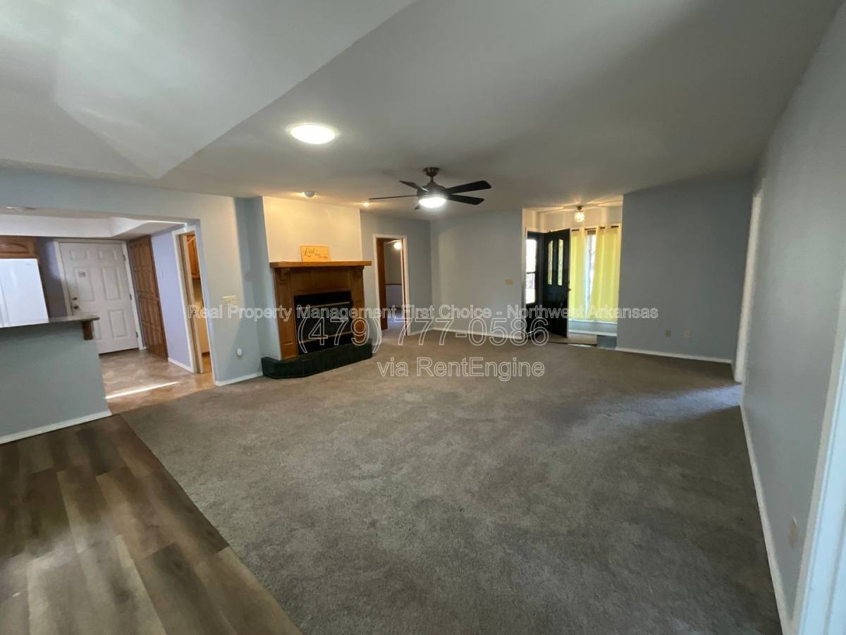 House for rent at 12 Sunderland Dr, Bella Vista, AR 72714