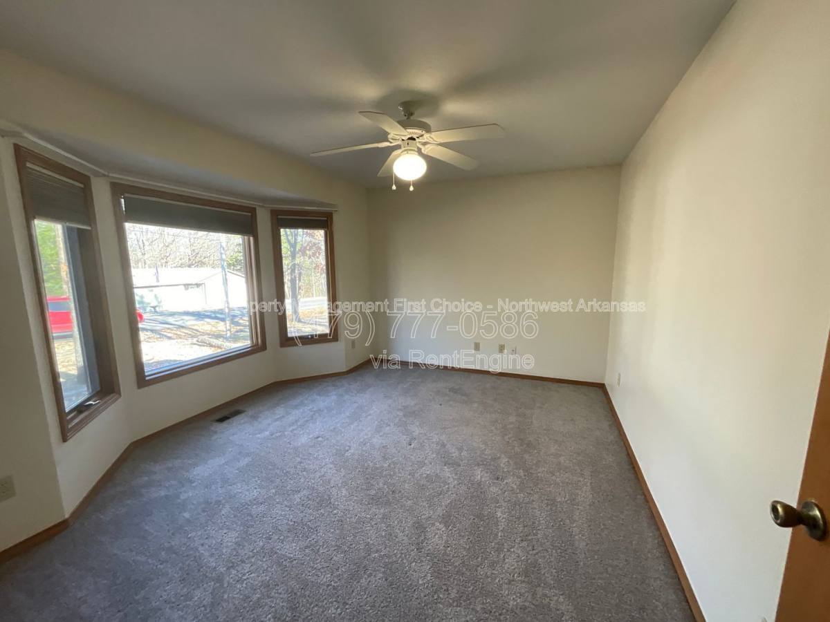 House for rent at 12 Sunderland Dr, Bella Vista, AR 72714