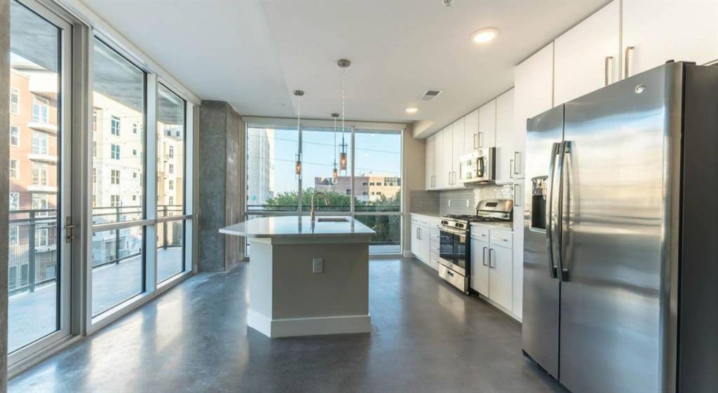 Apartment for rent at 1825 San Jacinto St, Houston, TX 77002