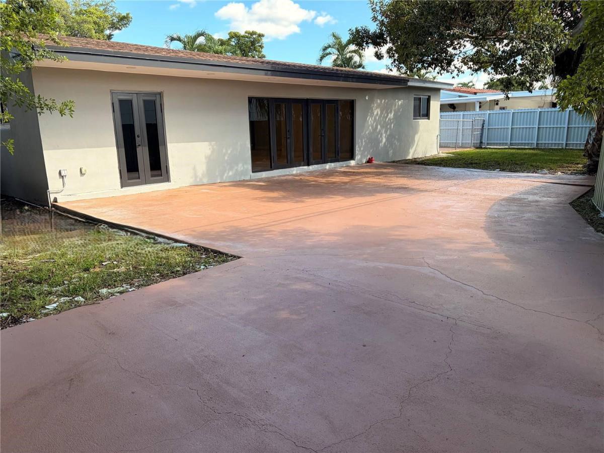 House for rent at 2120 SW 84th Ave, Miami, FL 33155