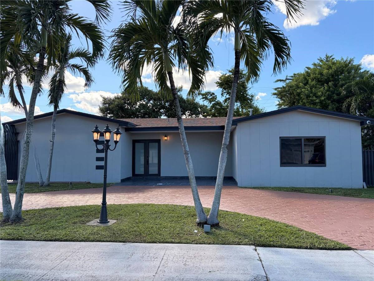 House for rent at 2120 SW 84th Ave, Miami, FL 33155