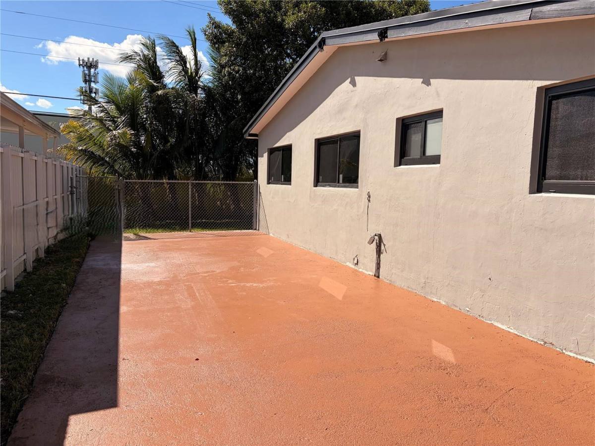 House for rent at 2120 SW 84th Ave, Miami, FL 33155