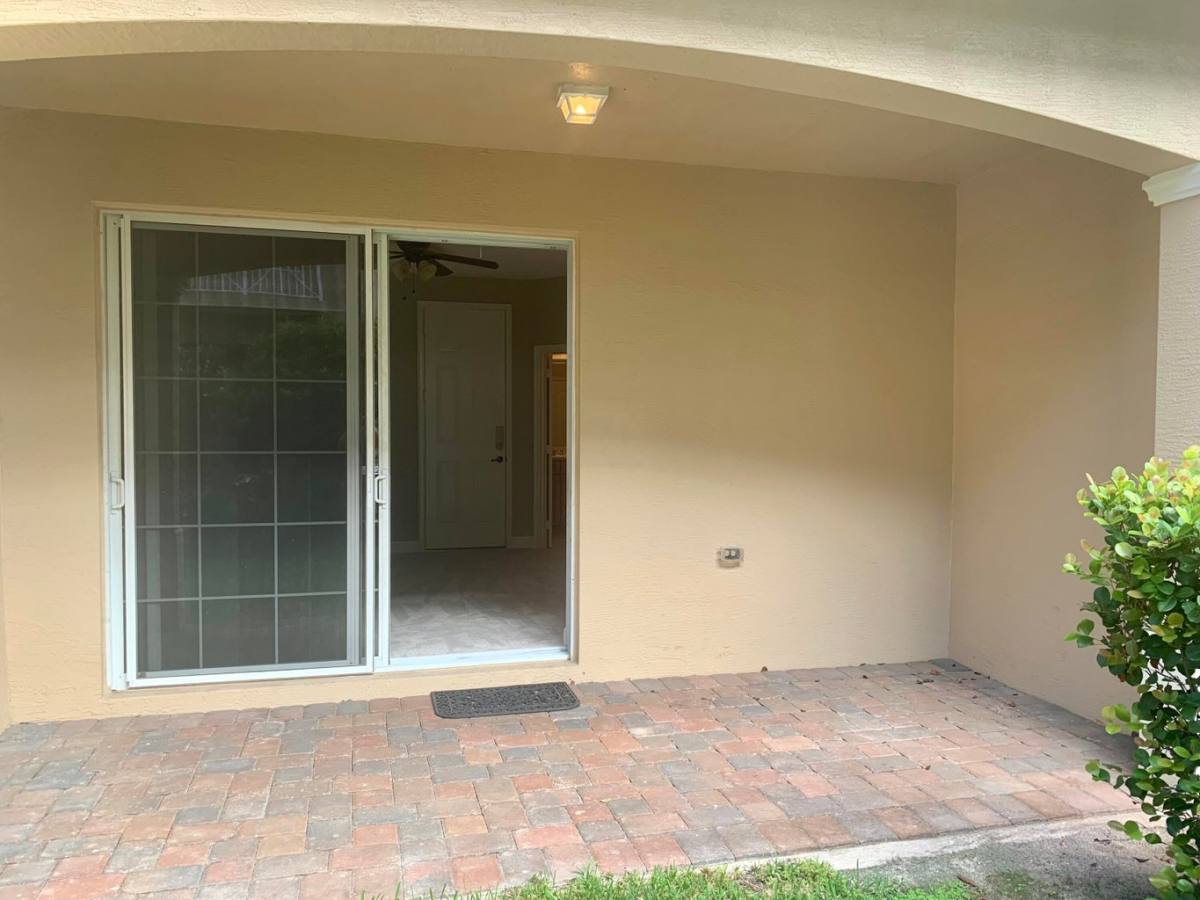 Townhouse for rent at 4805 Sawgrass Breeze Dr, Palm Beach Gardens, FL 33418