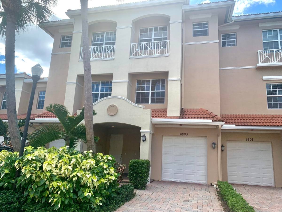 Townhouse for rent at 4805 Sawgrass Breeze Dr, Palm Beach Gardens, FL 33418