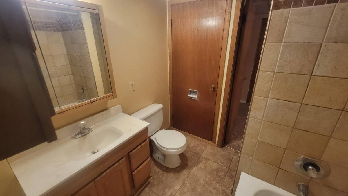 Apartment for rent at 1011 Lincoln St #5, Vermillion, SD 57069