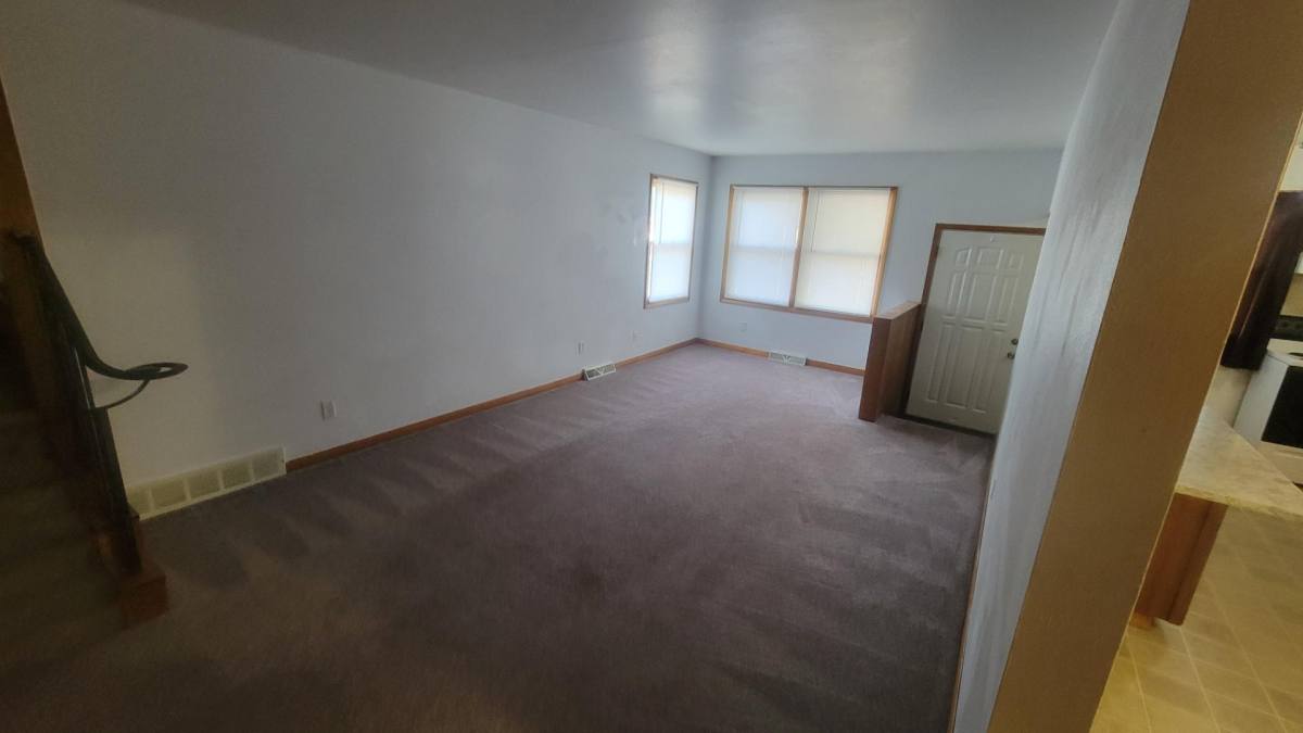 Apartment for rent at 1011 Lincoln St #6, Vermillion, SD 57069