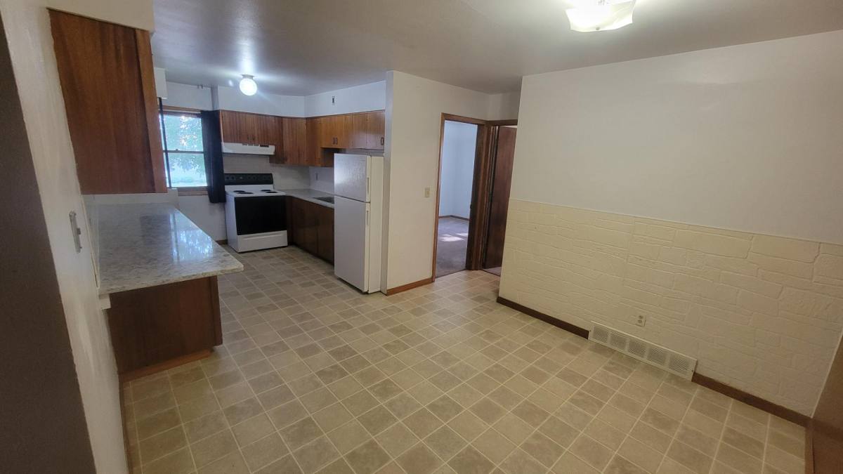 Apartment for rent at 1011 Lincoln St #6, Vermillion, SD 57069