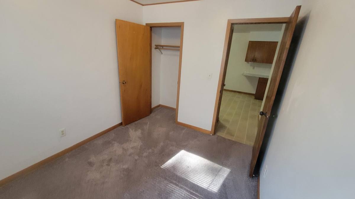 Apartment for rent at 1011 Lincoln St #6, Vermillion, SD 57069