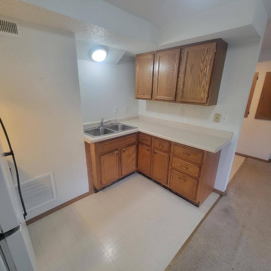 Apartment for rent at 1011 Lincoln St #7, Vermillion, SD 57069